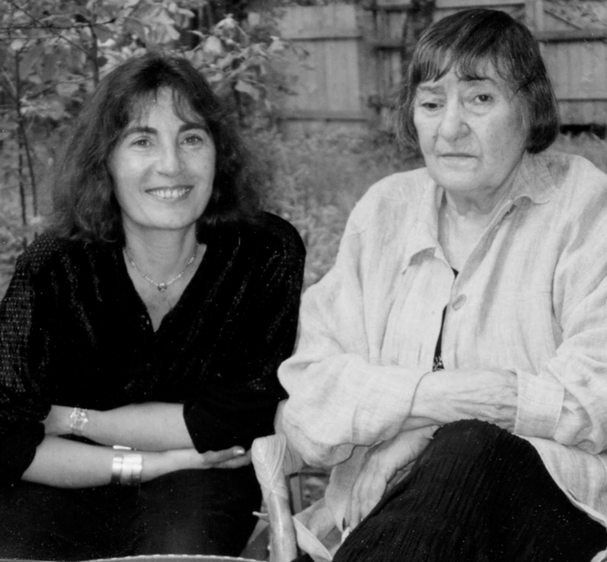 лена Макарова с мамой Инной Лиснянской, 1998 год