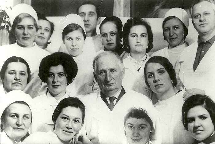 Яков Львович Рапопорт с учениками и сотрудниками. 1972-й год