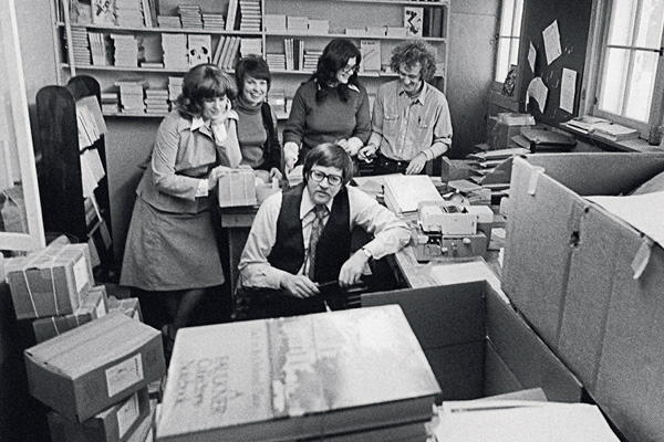 Типография АРДИС, около 1977-го, Энн-Арбор. Слева направо: Эллендея, Нэнси Беверидж Бирдсли, Таис Хуттеман, Фред Муди, Карл Проффер
