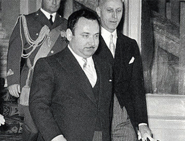 Теодоро Бонефиль Кастро — посол Коста-Рики в Италии и, по совместительству, в Югославии, он же — советский разведчик Иосиф Ромуальдович Григулевич