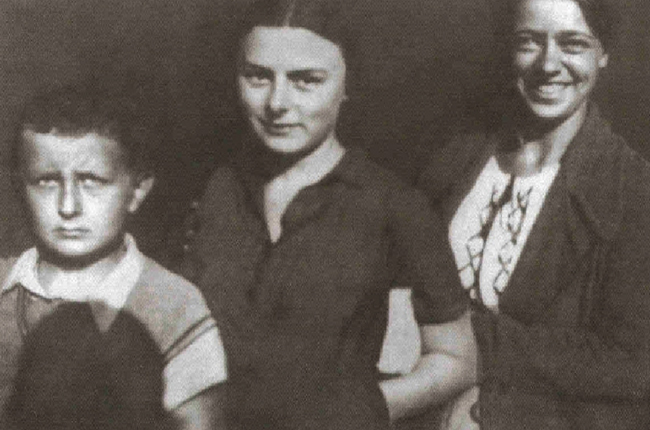 Георгий Эфрон (Мур), Ирина Лебедева, Ариадна Эфрон, 1939
