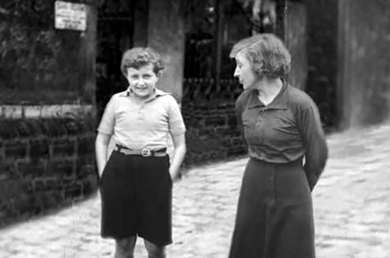 Марина Цветаева с сыном Муром, Франция, 1933 год